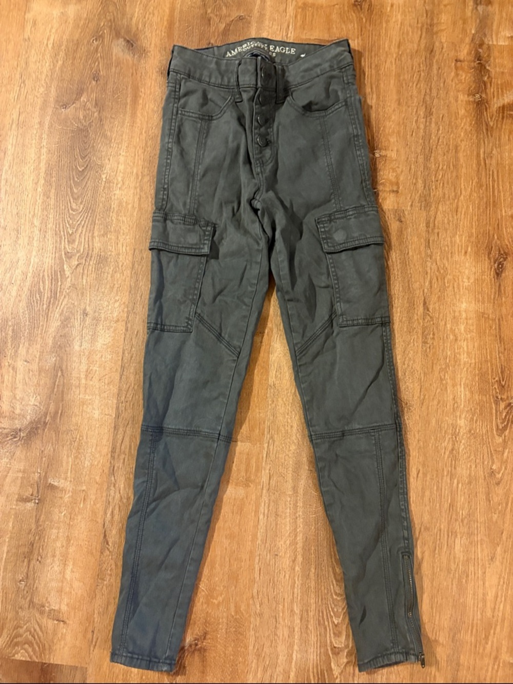 American Eagle Outfitters Super Stretch Cargo High Rise Jeggings  0 Reg Button